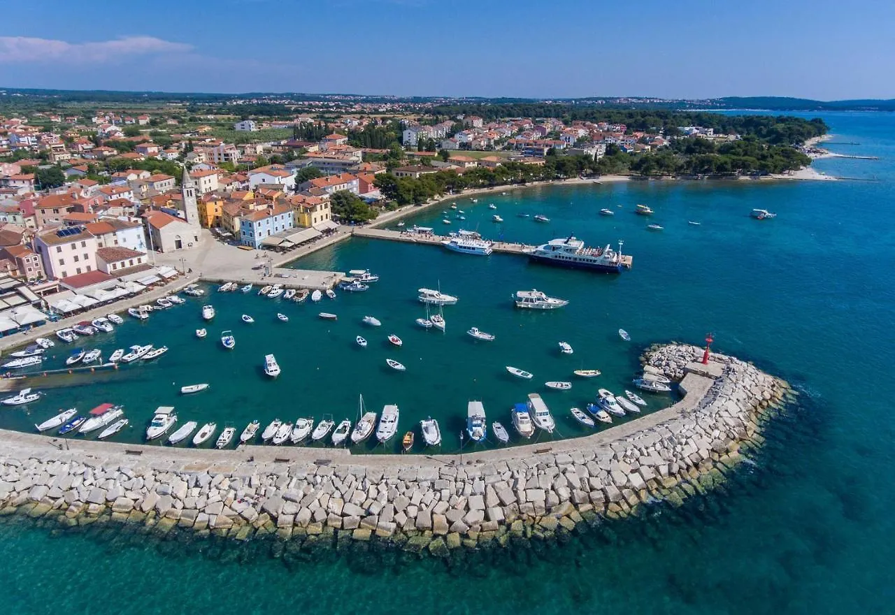 Evita Fazana Premium Studio Apartments 0*,  Croatia