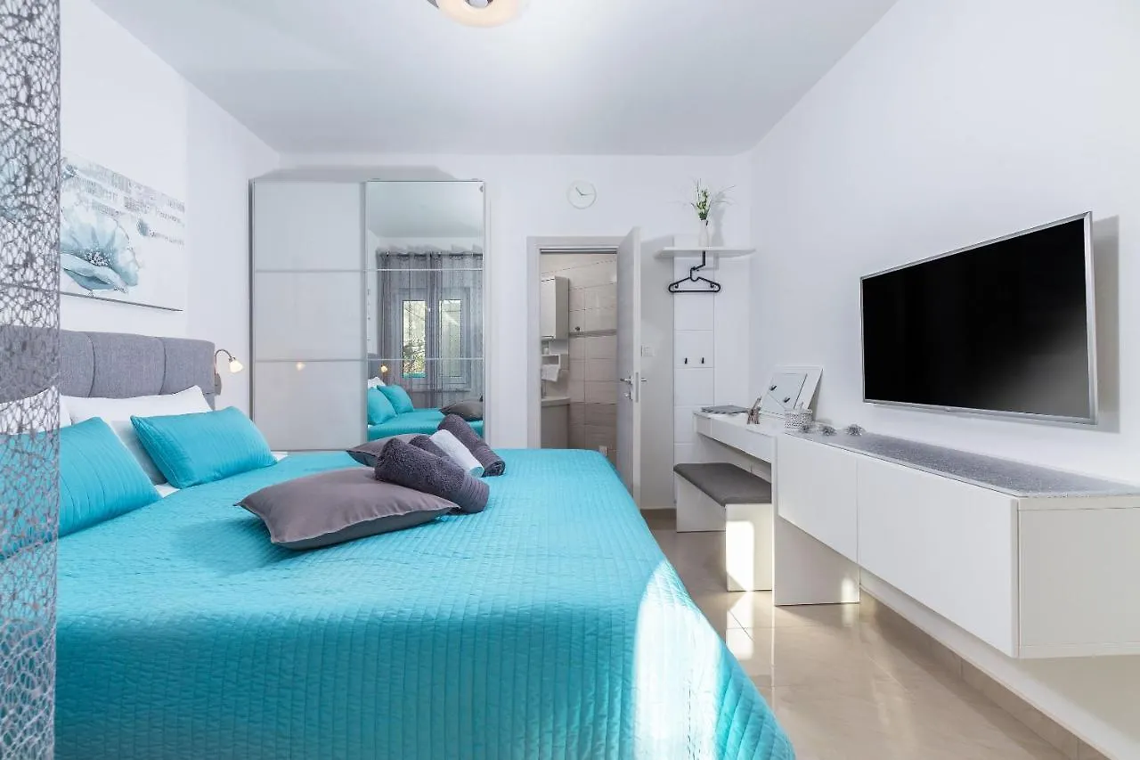Evita Fazana Premium Studio Apartments 0*,